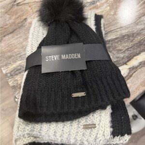 NWT Steve Madden Black and Gray Knit Hat & Scarf Set